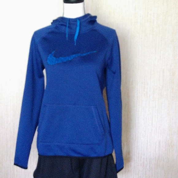 Nike Tops - Therma-Fit Nike Hoodie